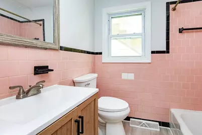 38 Warren, Revere, MA 02151 - Photo 18