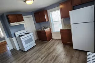 35 Upham St, Salem, MA 01970 - Photo 4