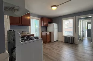 35 Upham St, Salem, MA 01970 - Photo 8