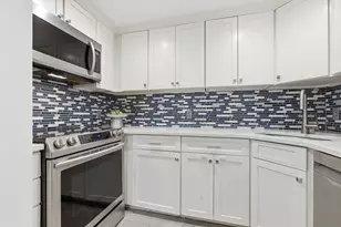 247 Bunker Hill St, Boston, MA 02129 - Photo 6