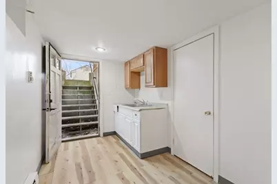 400 Benefit St, Pawtucket, RI 02861 - Photo 32