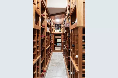 13 Wellington St, Boston, MA 02118 - Photo 16