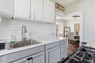 548 Kirby St, New Bedford, MA 02740 - Photo 10