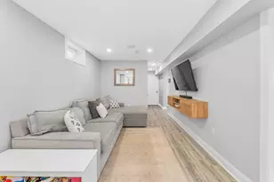 222 Roslindale Ave, Boston, MA 02131 - Photo 6