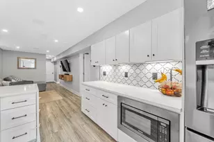 222 Roslindale Ave, Boston, MA 02131 - Photo 4