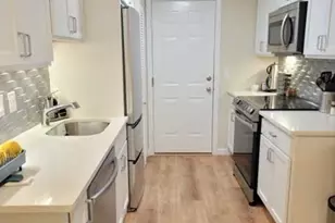 10 Walden Dr, Natick, MA 01760 - Photo 4