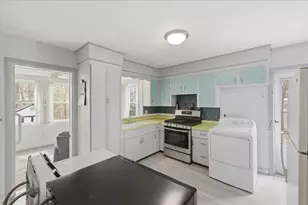 54 Waldo St, Dedham, MA 02026 - Photo 4