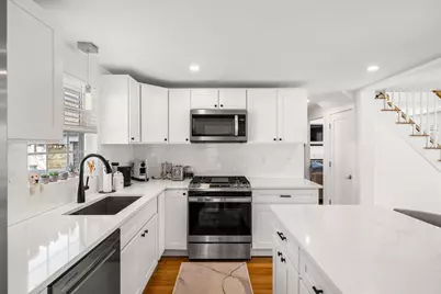 49 Grove Cir, Braintree, MA 02184 - Photo 4