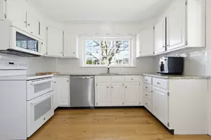 8 Florence St, Milford, MA 01757 - Photo 2