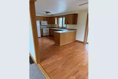 19 Forest Park Ave, Tyngsborough, MA 01879 - Photo 4