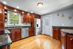 34 Cary St, Wilmington, MA 01887 - Photo 6