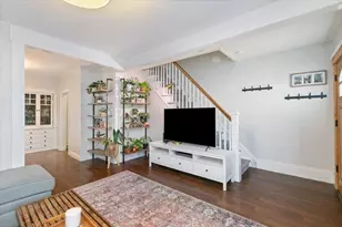 725 School St, Lowell, MA 01851 - Photo 8