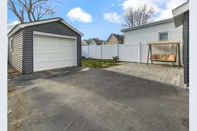 725 School St, Lowell, MA 01851 - Photo 4