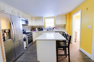 30 Charles St, Quincy, MA 02169 - Photo 2