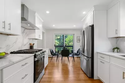 29 Cottage St #29, Newton, MA 02464 - Photo 14