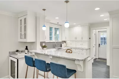 66 Moffat Road, Newton, MA 02468 - Photo 4