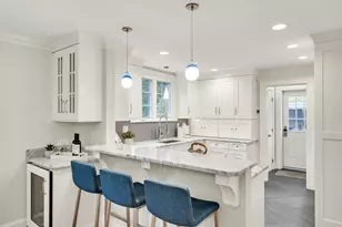 66 Moffat Rd, Newton, MA 02468 - Photo 4