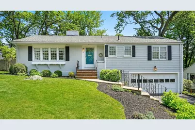 25 Magnolia Road, Melrose, MA 02176 - Photo 2