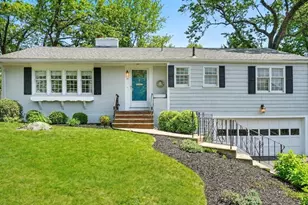 25 Magnolia Rd, Melrose, MA 02176 - Photo 2