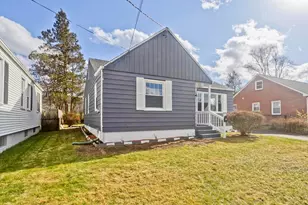 49 Bennett St, Chicopee, MA 01013 - Photo 4