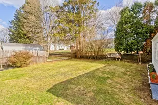 49 Bennett St, Chicopee, MA 01013 - Photo 6