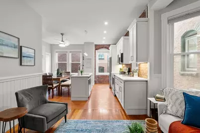 39 Kent St #4, Brookline, MA 02445 - Photo 2