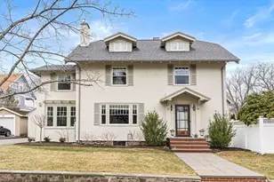 72 Stratford Rd, Melrose, MA 02176 - Photo 2