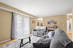 84 Tennis Plaza Rd, Dracut, MA 01826 - Photo 4