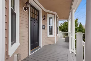 5 Pickett St, Beverly, MA 01915 - Photo 2