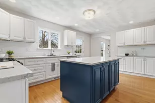 5 Pickett St, Beverly, MA 01915 - Photo 6