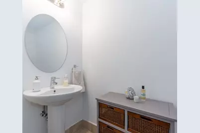 769 Heath St #769, Brookline, MA 02467 - Photo 16