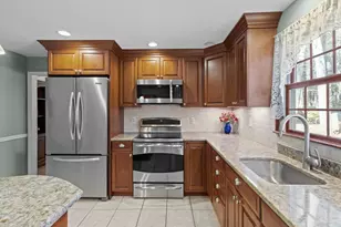 40 W Elm St, Hopkinton, MA 01748 - Photo 26