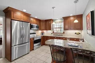 40 W Elm St, Hopkinton, MA 01748 - Photo 4