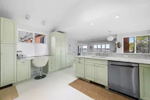 31 Lincoln House Point, Swampscott, MA 01907 - Photo 8