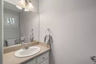 13 Mill St, Boston, MA 02122 - Photo 8