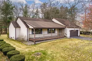 11 Laurel Dr, Easthampton, MA 01027 - Photo 2