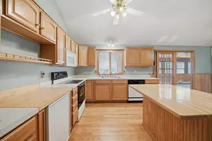 11 Laurel Dr, Easthampton, MA 01027 - Photo 10