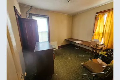 29 Yale St, Springfield, MA 01109 - Photo 12