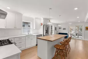 21 Bradford Rd, Watertown, MA 02472 - Photo 2