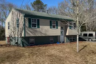72 Mayflower Ln, Wareham, MA 02358 - Photo 2