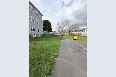 26 Stockton St, Fall River, MA 02721 - Photo 4