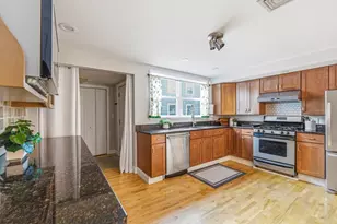 3 Mullins Ct, Cambridge, MA 02141 - Photo 10