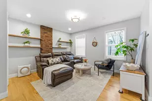 3 Mullins Ct, Cambridge, MA 02141 - Photo 2