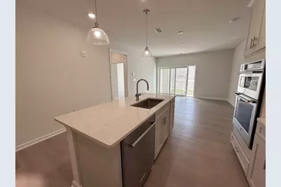 6 Stratton Dr #110, Woburn, MA 01801 - Photo 4