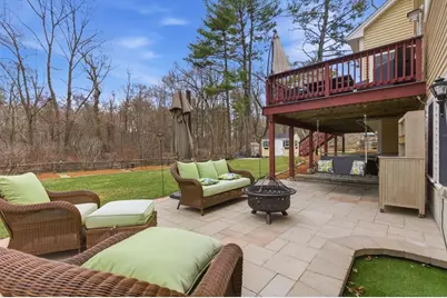 71 Lexington St, Burlington, MA 01803 - Photo 32