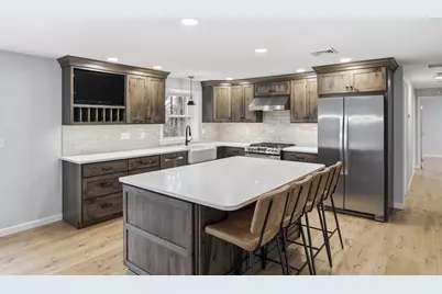 56 Sherwood Hill Dr, Holden, MA 01520 - Photo 2