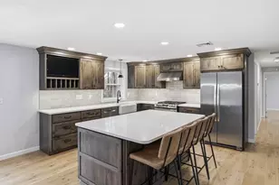 56 Sherwood Hill Dr, Holden, MA 01520 - Photo 2