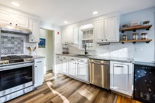 55 Lothrop Rd, Reading, MA 01867 - Photo 10