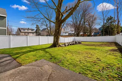 15 Buckingham St #2, Boston, MA 02136 - Photo 28