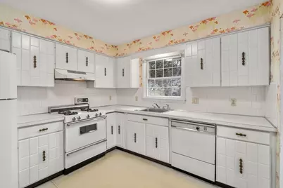 2 Simpson Dr, Framingham, MA 01701 - Photo 6